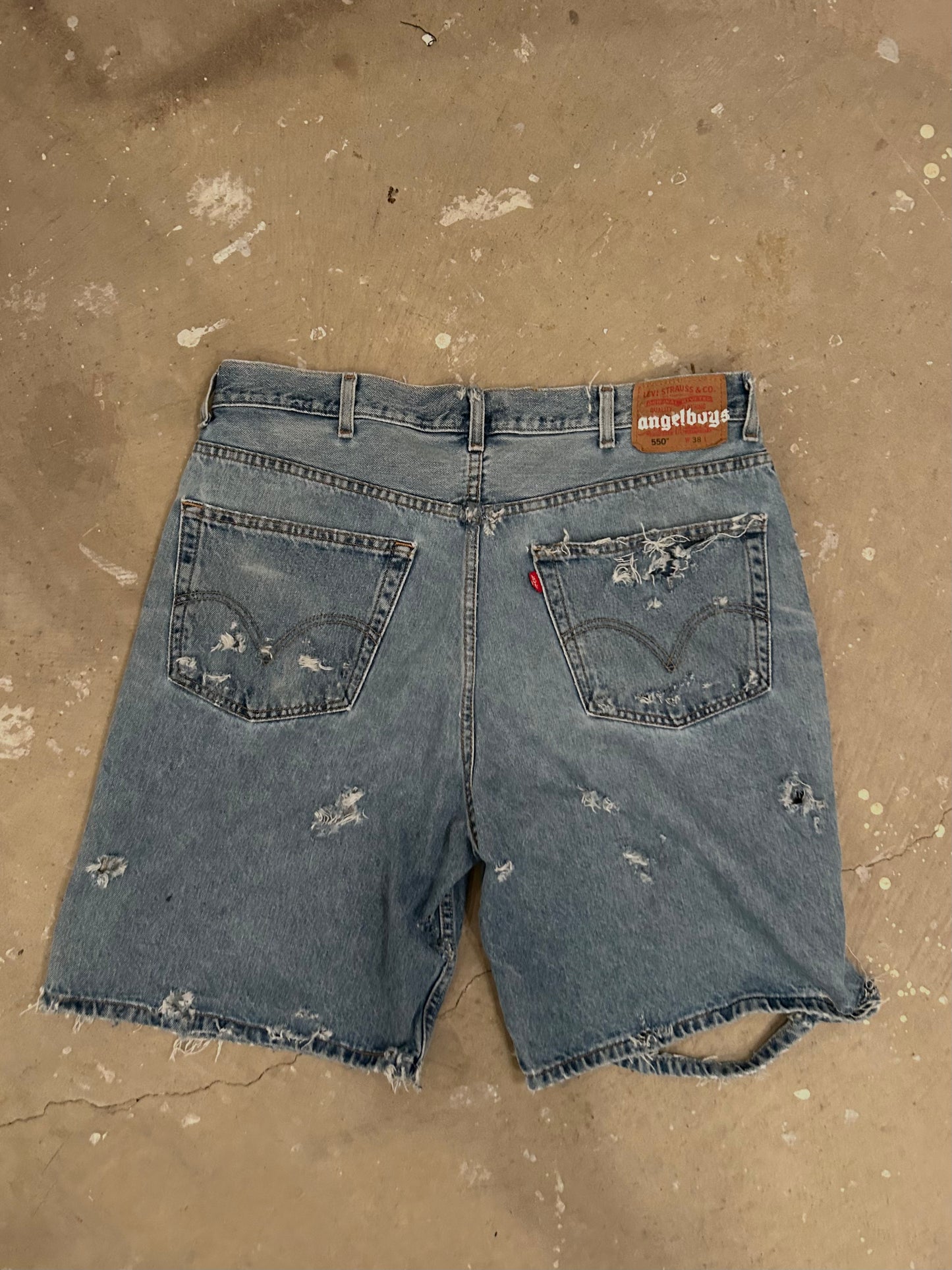 DESTROYED DENIM SHORT